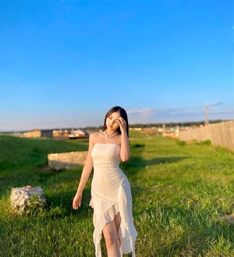 @Elisa.